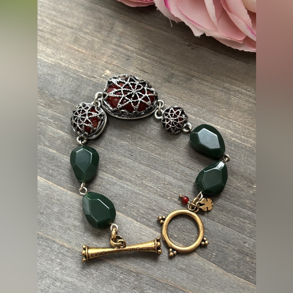 Lucky Brand Toggle bracelet with stones 7"
